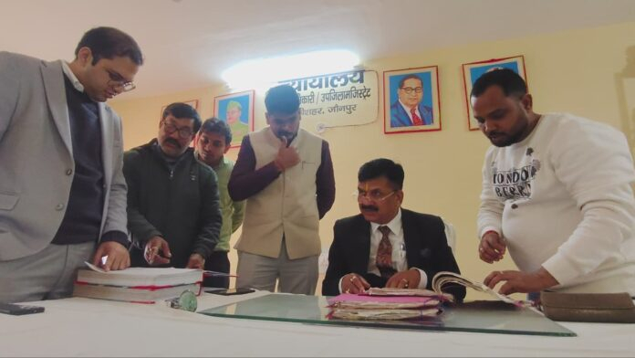 DM से नये राशन कार्ड बनाये जाने का अनुरोध