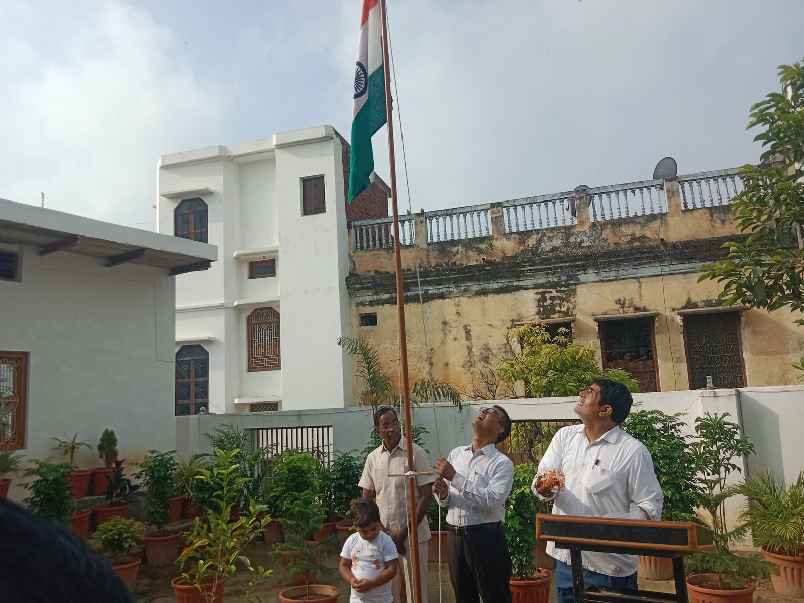 राजा श्री कृष्ण दत्त पीजी कालेज जौनपुर में, हर्षोल्लास के साथ मनाया गया 80वाँ स्वाधीनता दिवस 1 राजा श्री कृष्ण दत्त पीजी कालेज जौनपुर में, हर्षोल्लास के साथ मनाया गया 80वाँ स्वाधीनता दिवस