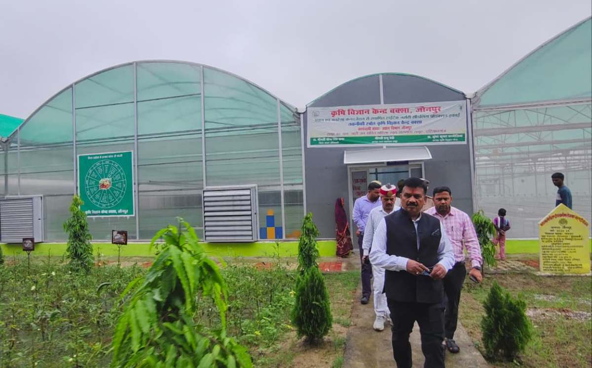 JAUNPUR NEWS :कृषि विज्ञान केंद्र बक्सा का DM ने किया औचक निरीक्षण  2 JAUNPUR NEWS :कृषि विज्ञान केंद्र बक्सा का DM ने किया औचक निरीक्षण
