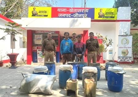 खेतासराय पुलिस का दावाअवैध कच्ची शराब बनाते समय दो गिरफ्तार