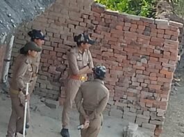 पुलिस कार्यवाई पर गैंगस्टर की पत्नी ने लगाया गम्भीर आरोप