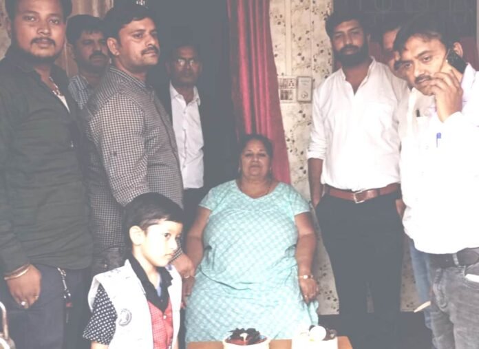 आम आदमी पार्टी सांसद संजय सिंह के ससुराल जौनपुर में मनाया गया जश्न