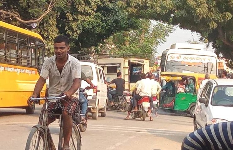 सेंट थॉमस चौराहे पर आए दिन लगता है जाम जिम्मेदारान मौन