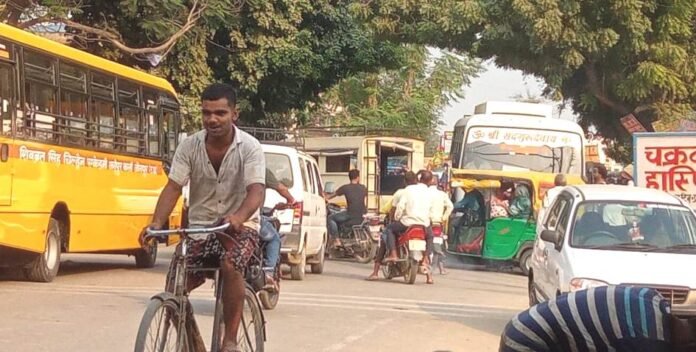 सेंट थॉमस चौराहे पर आए दिन लगता है जाम जिम्मेदारान मौन