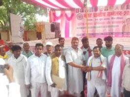 KHUTHAN NEWS दूर्गा के मुख पर मंडराती हैं मक्खियां