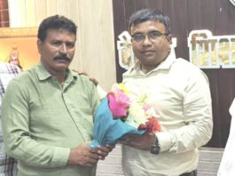JAUNPUR NEWS:बेसिक शिक्षा अधिकारी को 4 साल पूरा होने पर बधाई