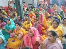 शाहगंज: भक्तों एवं महिलाओं ने की शिव आराधना