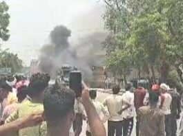 JAUNPUR NEWS,दिल्ली से वाराणसी जा रही चलती बस में लगी आग