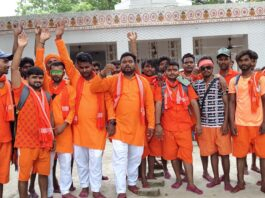 JAUNPUR NEWS,मनेछा से बैजनाथ धाम के लिए कांवरियों का जत्था रवाना  