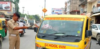 JAUNPUR NEWS,प्राइवेट वाहनों में बच्चों के विद्यालय आवागमन पर रोक 