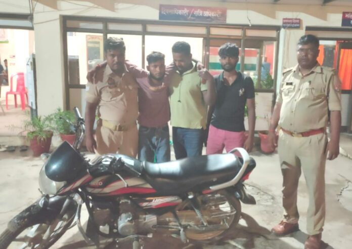JAUNPUR CRIME,चोरी की मोटर साइकिल के साथ दो गिरफ्तार 