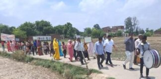 JAUNPUR NEWS:स्कूल की शुरुआत बैंड बाजे के साथ