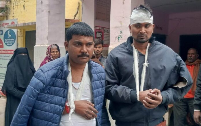JAUNPUR NEWS,दवा लेने जा रहे दो युवकों पर जानलेवा हमला