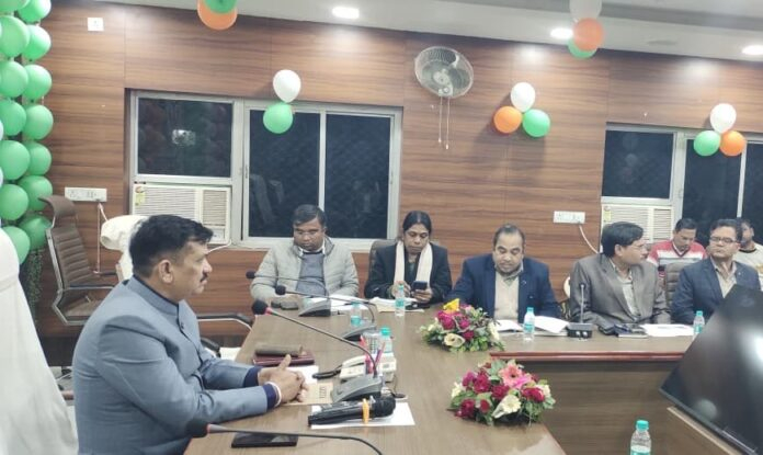 परिवहन विभाग की बसों के चालक शराब पीकर वाहन न चलाएं,DM