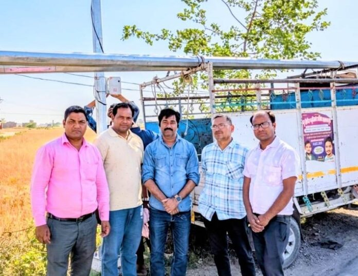 हाई मास्ट लाइट का अनावरण,राहगीरों को मिली राहत