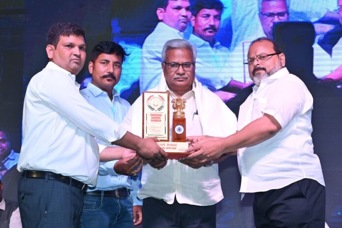 प्रतिभाओं का सम्मान, शाहगंज गौरव सम्मान में दिखी सामाजिक एकता