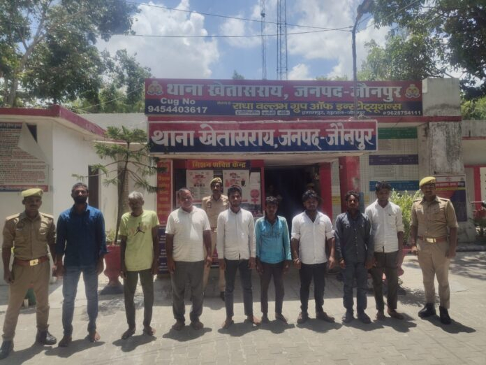कोर्ट से फरार चल रहे आठ आरोपी को पुलिस ने दबोचा