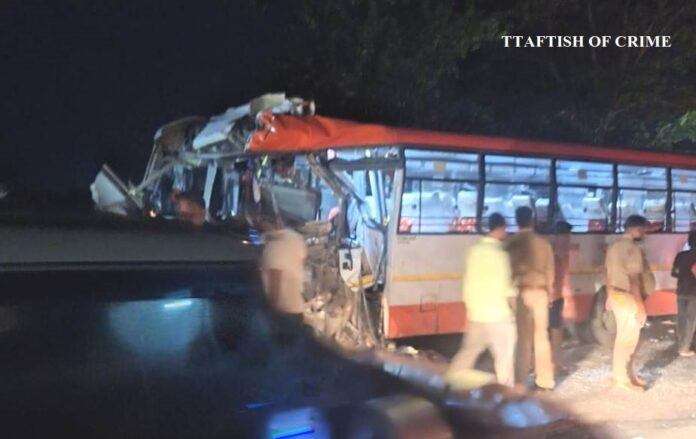 JAUNPUR BUS TRACK ACCIDENT 5 की मौत 7 घायल 