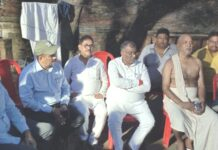 JAUNPURप्राची के परिजनों और मंत्री में डेढ़ घंटे तक वार्ता हुई   