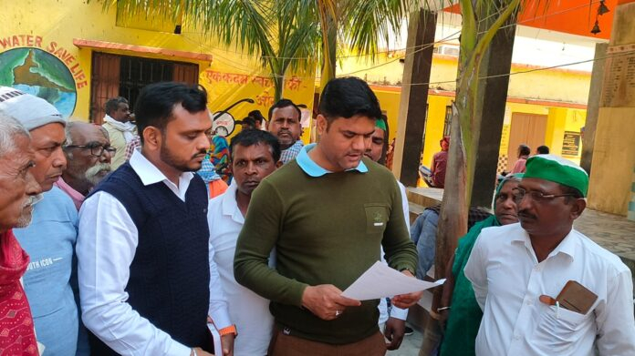 छः सूत्रीय मांगों को लेकर किसान यूनियन ने बीडीओ को सौंपा ज्ञापन