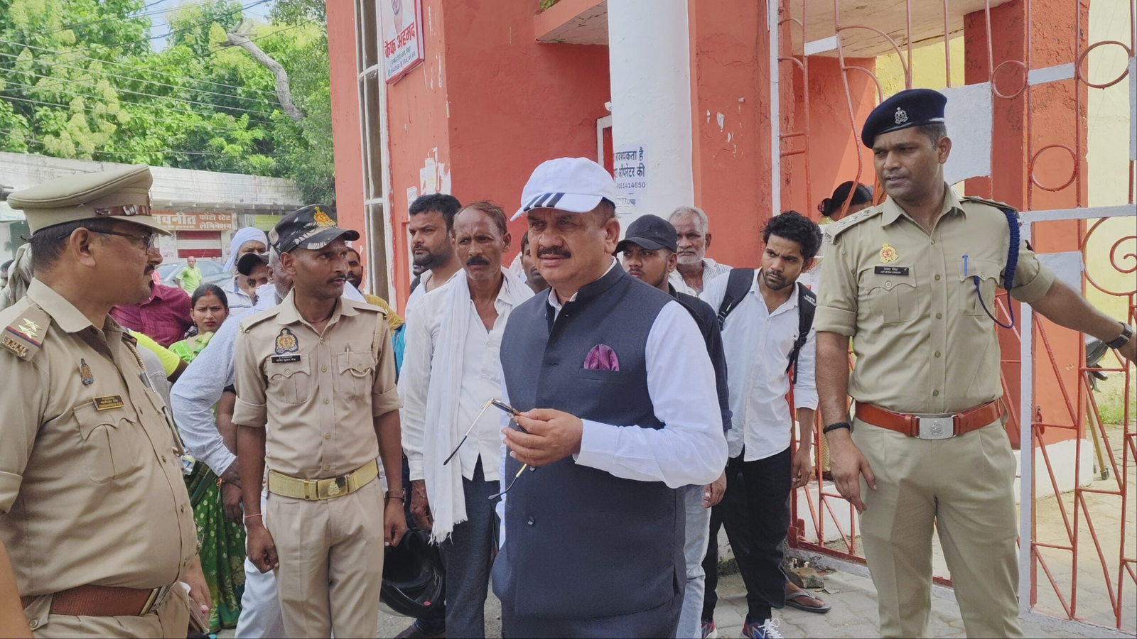 टीडी कालेज जौनपुर के UPSSSC PET EXAM सेंटर का DM ने किया निरीक्षण 1 टीडी कालेज जौनपुर के UPSSSC PET EXAM सेंटर का DM ने किया निरीक्षण