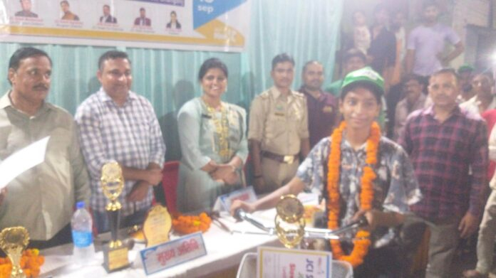 SHAHGANJ NEWS,बालिका वर्ग में नैंसी विजेता