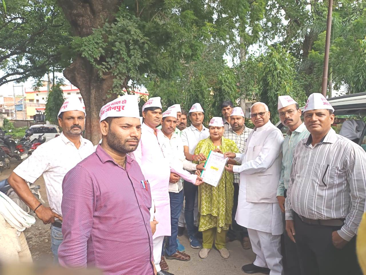 TET को लेकर अटेवा जौनपुर ने जनप्रतिनिधियों को सौंपा ज्ञापन 3 TET को लेकर अटेवा जौनपुर ने जनप्रतिनिधियों को सौंपा ज्ञापन