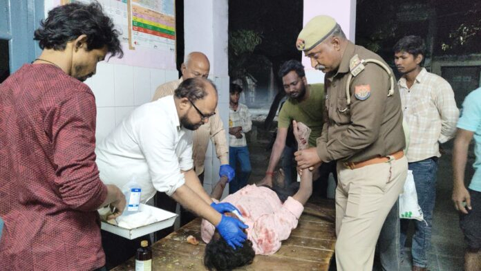 बाइक की जोरदार टक्कर में तीन घायल, जिला अस्पताल रेफर