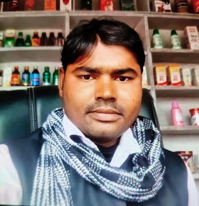 ठेले से सामान लेते समय ट्रक की चपेट में आए की मौत