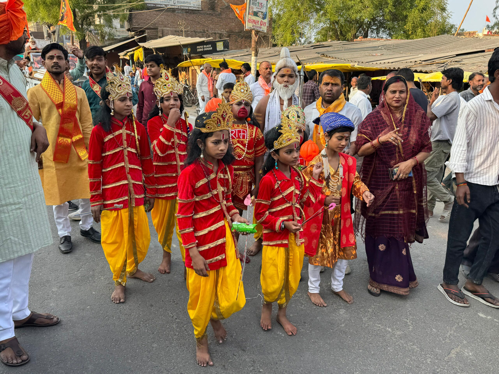 रामनवमी पर निकली भव्य शोभायात्रा, जय श्रीराम के जयकारों से गूंजा कस्बा 1 रामनवमी पर निकली भव्य शोभायात्रा, जय श्रीराम के जयकारों से गूंजा कस्बा