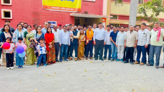 पारस नाथ सिंह यादव का भव्य विदाई समारोह संपन्न।