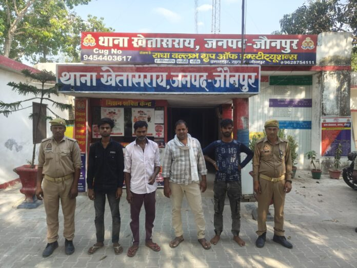 ग्राहक बुलाने व पेड़ काटने के विवाद में चार गिरफ्तार