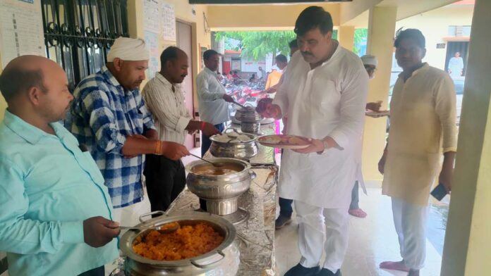 नाग पंचमी पर भक्ति की गूंज, जगह-जगह लगे भंडारे