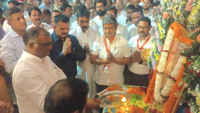 श्री दुर्गा पूजा महासमिति जौनपुर के 47वें नियंत्रण कक्ष का हुआ उद्घाटन   